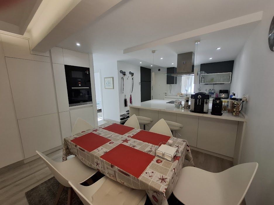 Appartement en étage moyen à Marbella, Marbella, 7/12