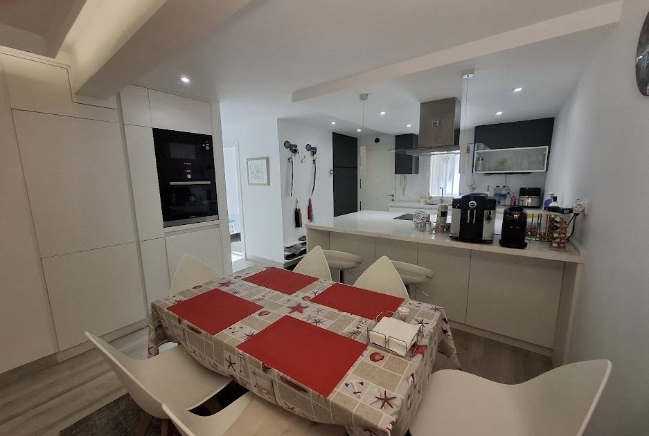 Appartement en étage moyen à Marbella, Marbella, 7/12