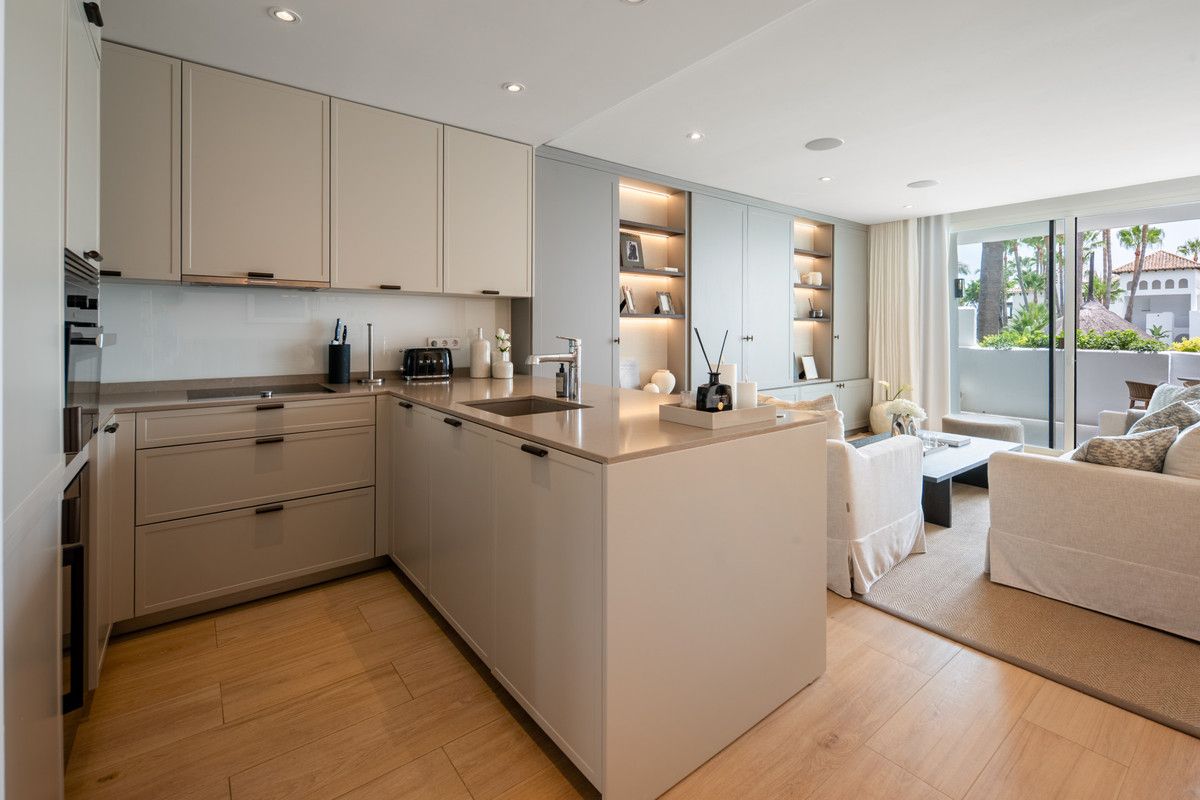 Appartement op de middelste verdieping in The Golden Mile, The Golden Mile, 7/12