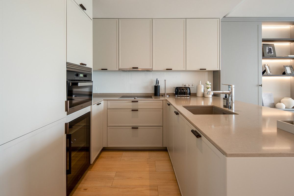 Appartement op de middelste verdieping in The Golden Mile, The Golden Mile, 8/12