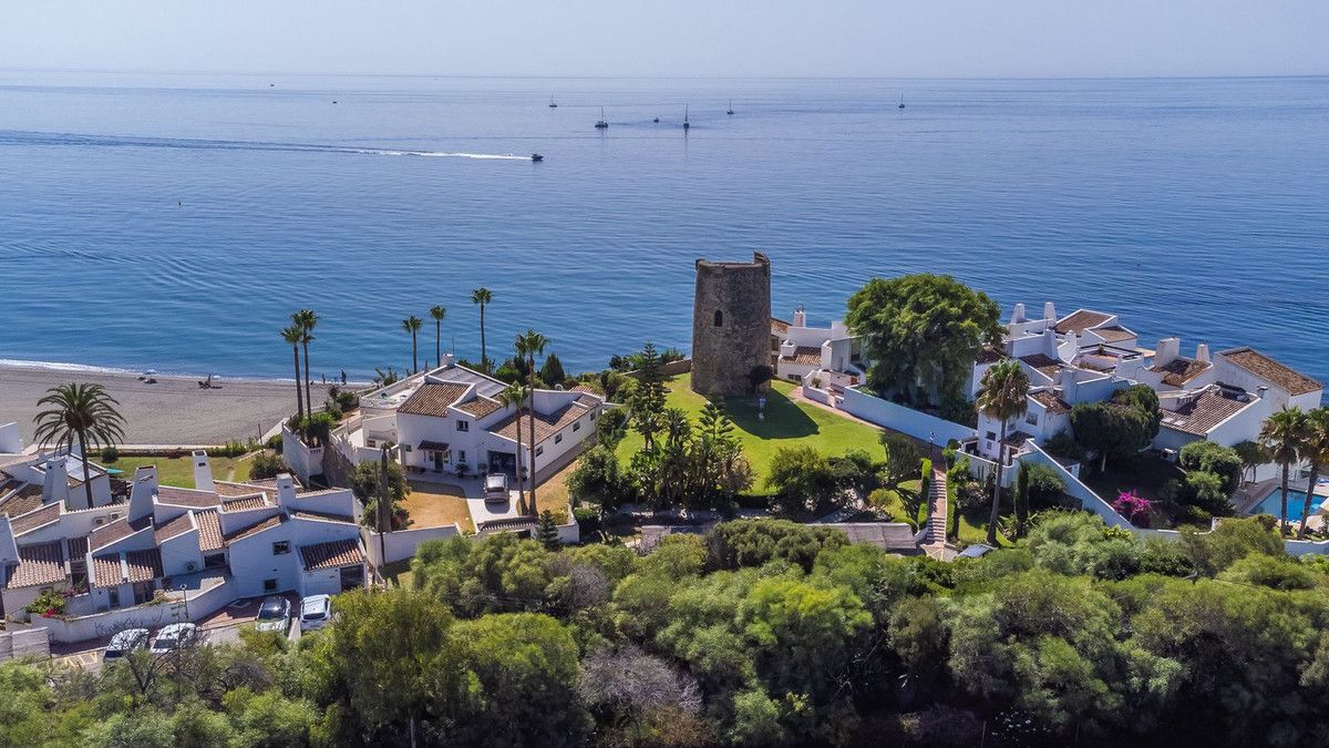 Dom w zabudowie bliźniaczej w Estepona, Estepona, 6/12