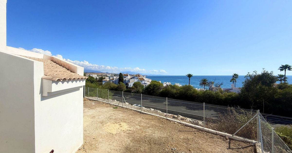 Dom w zabudowie bliźniaczej w Estepona, Estepona, 9/12