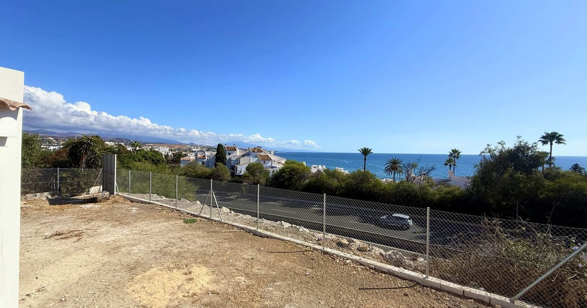 Dom w zabudowie bliźniaczej w Estepona, Estepona, 10/12