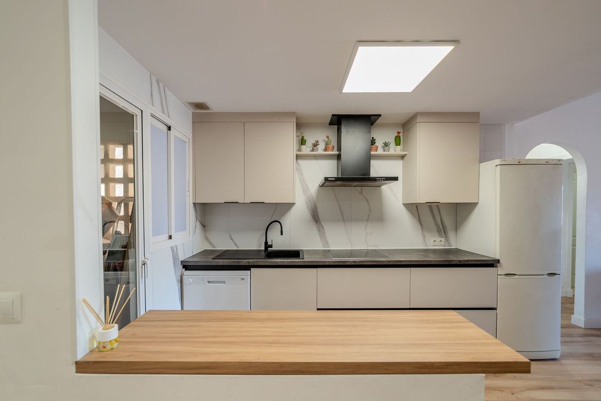 Apartament na środkowym piętrze w Mijas, Mijas, 3/12