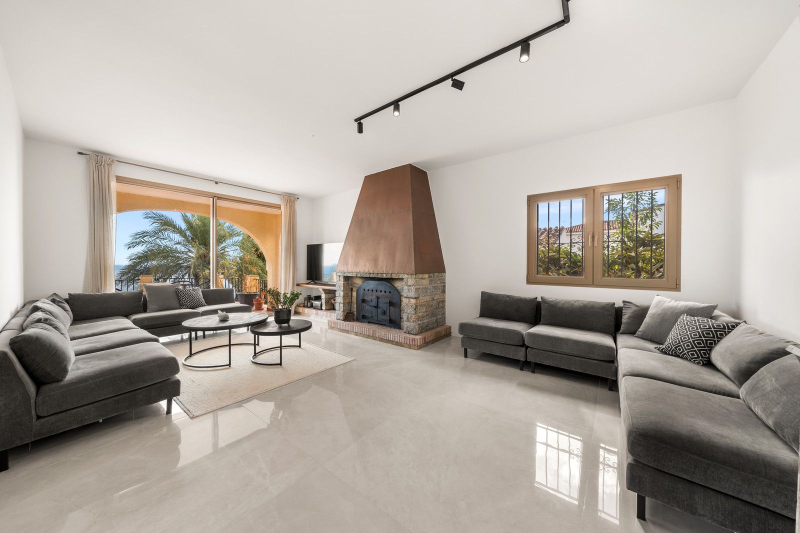 Villa in Estepona, Buenas Noches, Estepona, 9/12