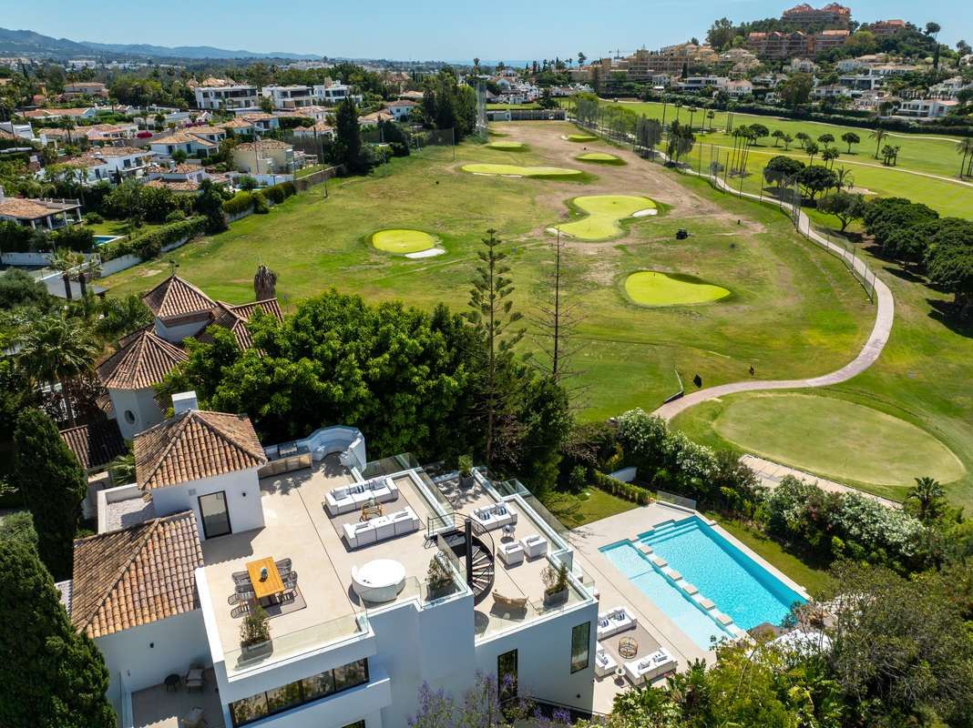 Вилла в Marbella, Marbella, 12/12