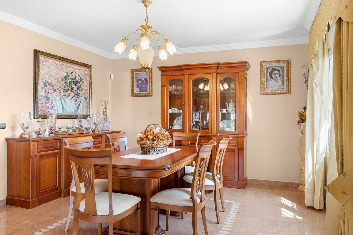 Vrijstaande Villa in Torrequebrada, Torrequebrada, 8/12