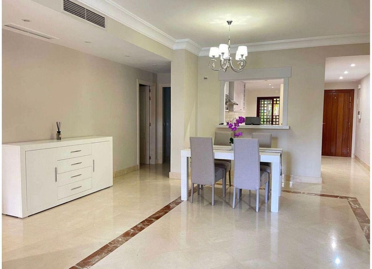 Appartement en rez-de-chaussée à San Pedro de Alcántara, San Pedro de Alcántara, 5/12