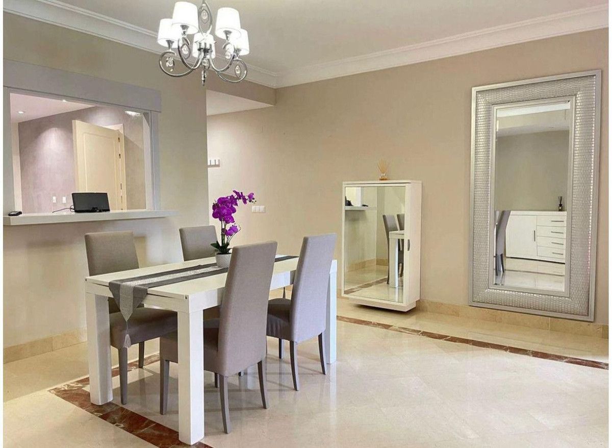 Appartement en rez-de-chaussée à San Pedro de Alcántara, San Pedro de Alcántara, 6/12