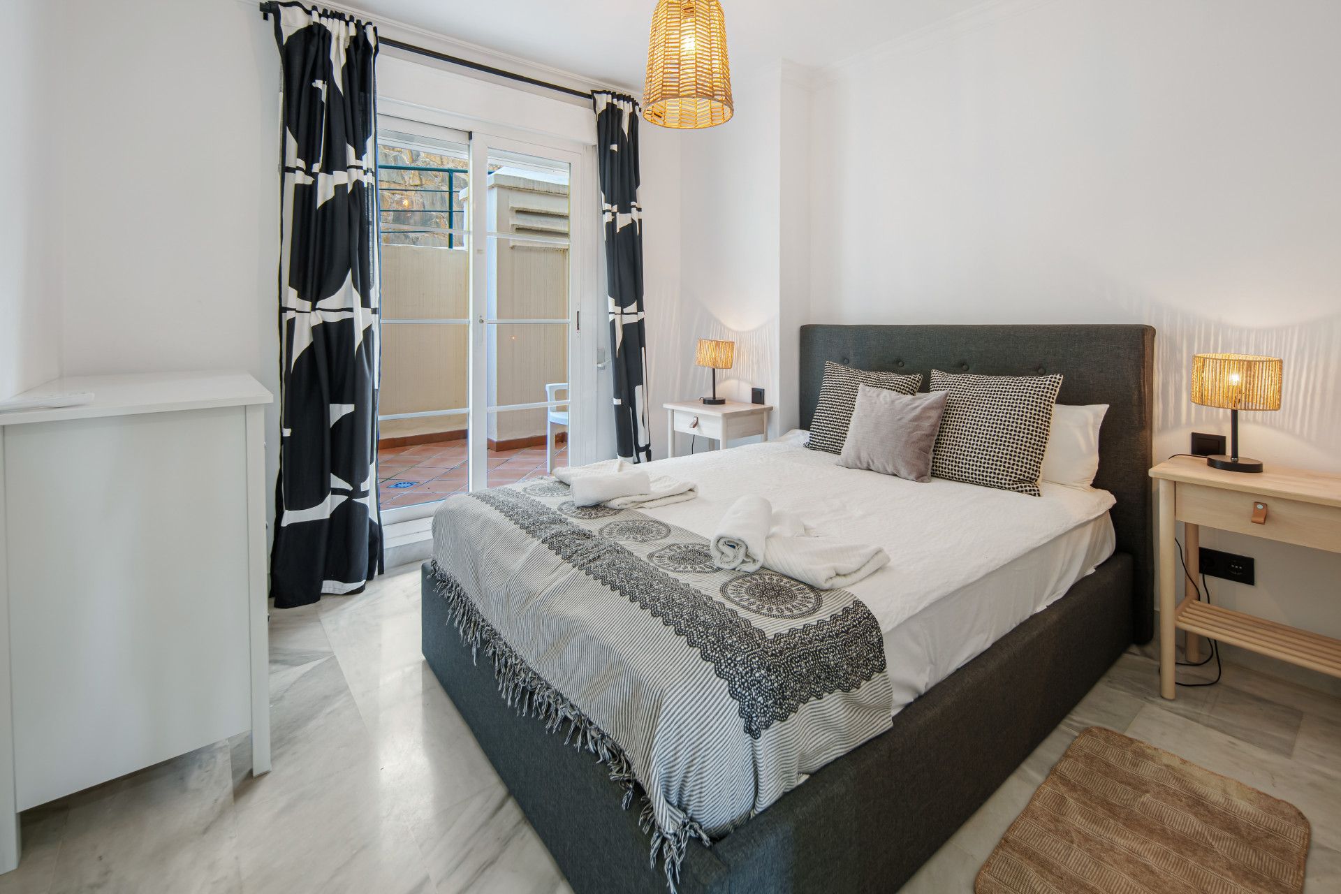 Duplex in Nueva Andalucia, Nueva Andalucia, 12/12