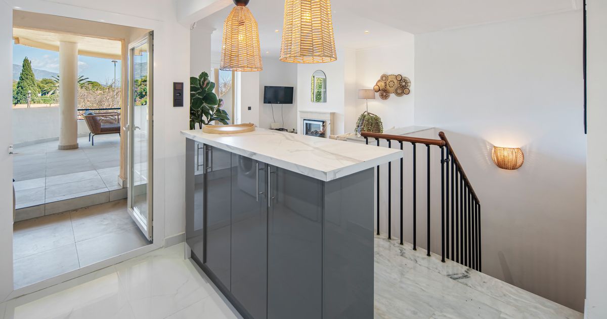 Duplex in Nueva Andalucia, Nueva Andalucia, 9/12