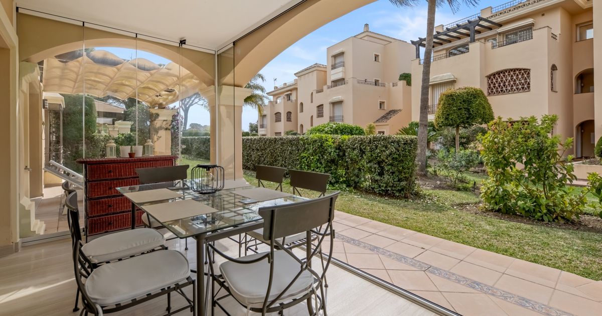 Lägenhet på markplan i Marbella East, Hacienda Elviria, Marbella East, 11/12