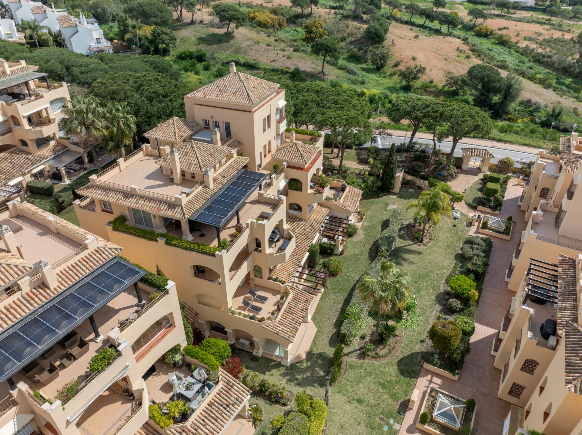 Lägenhet på markplan i Marbella East, Hacienda Elviria, Marbella East, 3/12