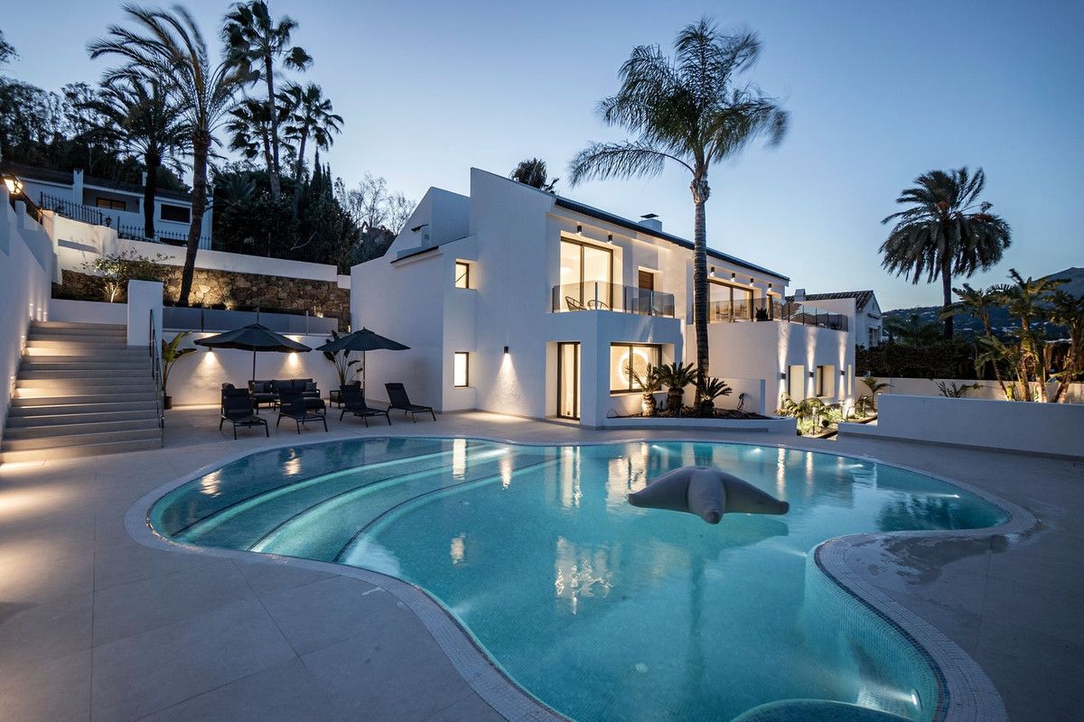 Detached Villa in Nueva Andalucía, Nueva Andalucía, 1/12