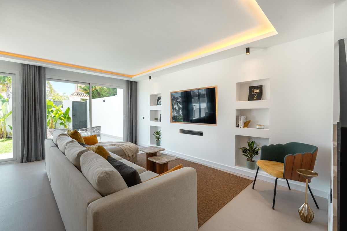 Townhouse in Nueva Andalucía, Nueva Andalucía, 9/12