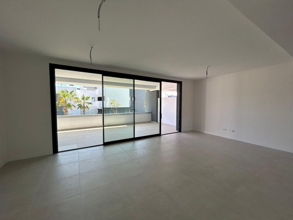 Apartamento de planta media en Selwo, Selwo, 5/12