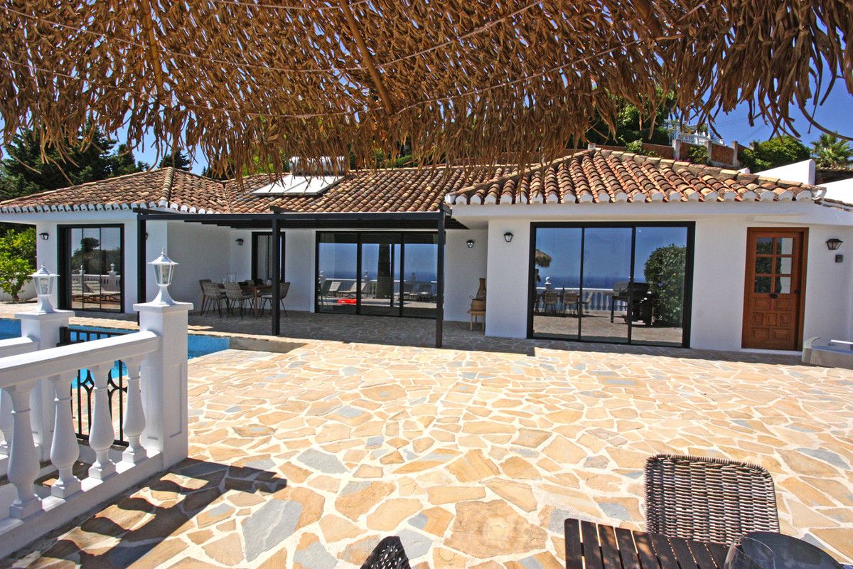 Detached Villa in La Capellania, La Capellania, 5/12