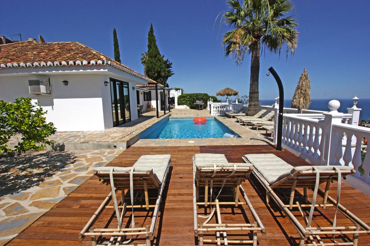 Detached Villa in La Capellania, La Capellania, 6/12