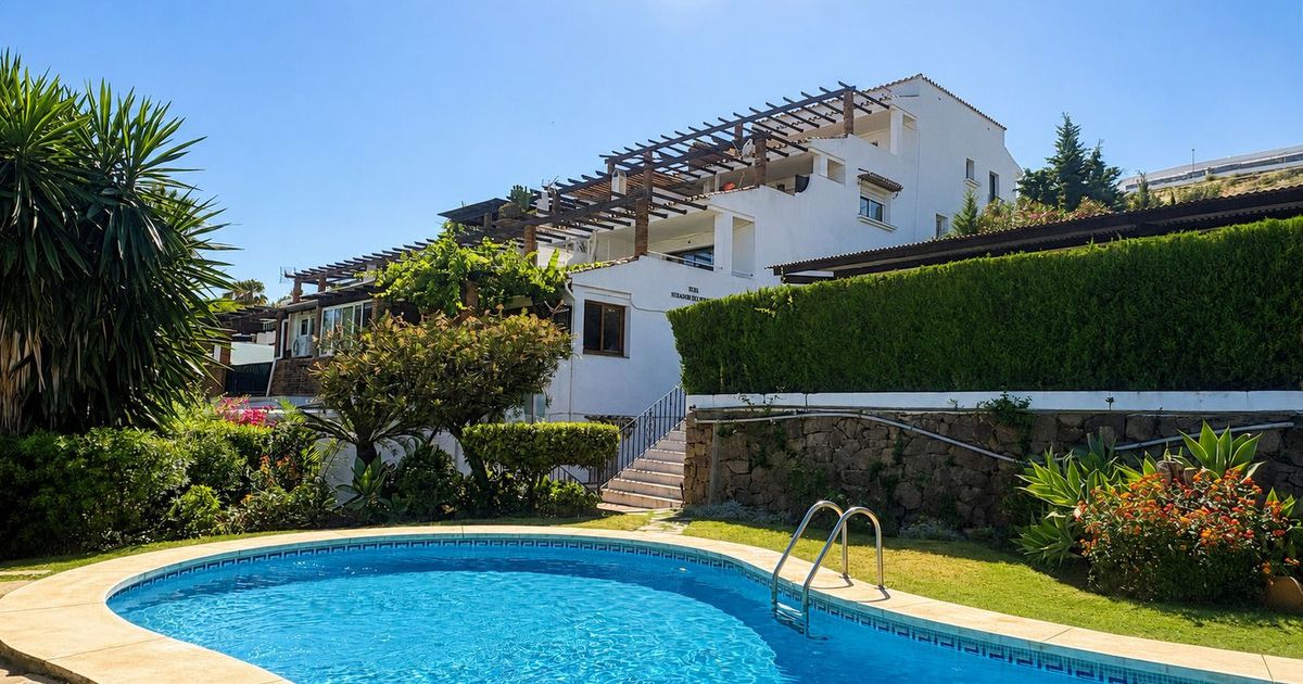Apartamento en planta media en Estepona, Estepona, 1/12