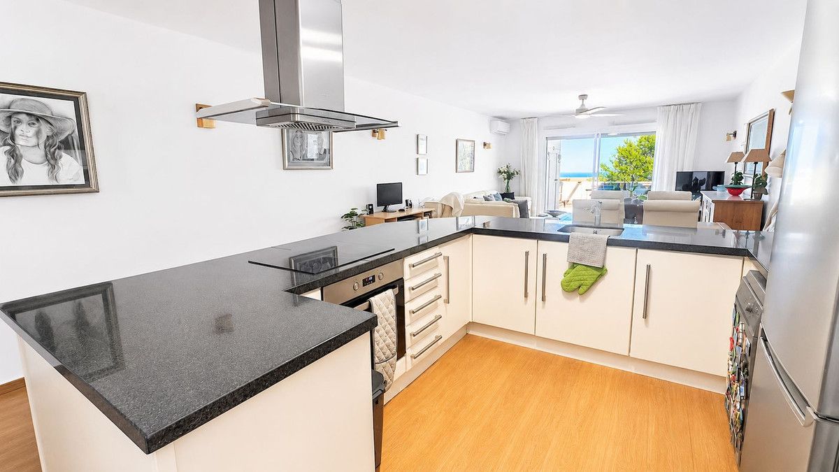 Apartamento en planta media en Estepona, Estepona, 4/12