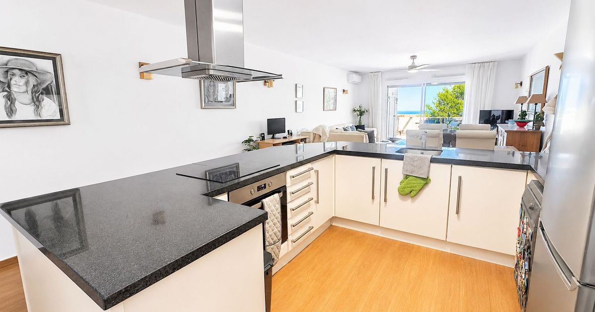 Apartamento en planta media en Estepona, Estepona, 4/12