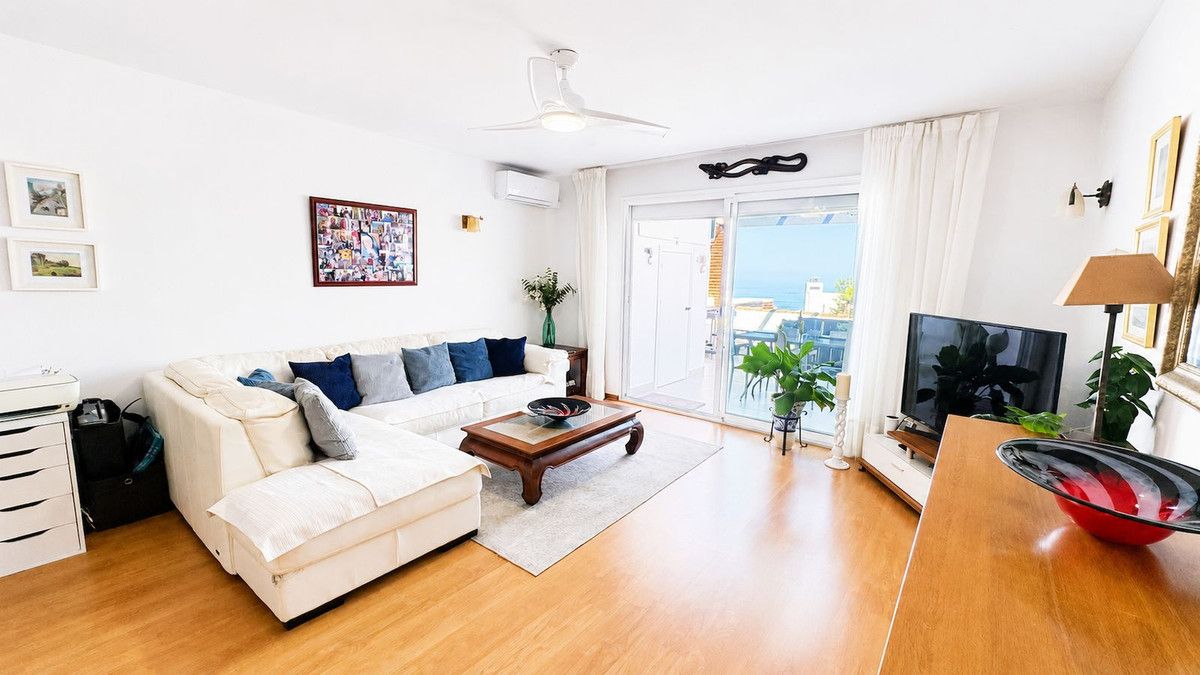 Apartamento en planta media en Estepona, Estepona, 7/12