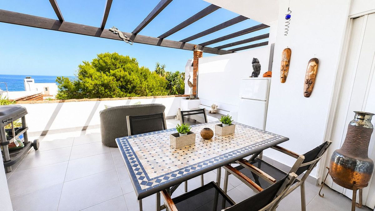 Apartamento en planta media en Estepona, Estepona, 8/12