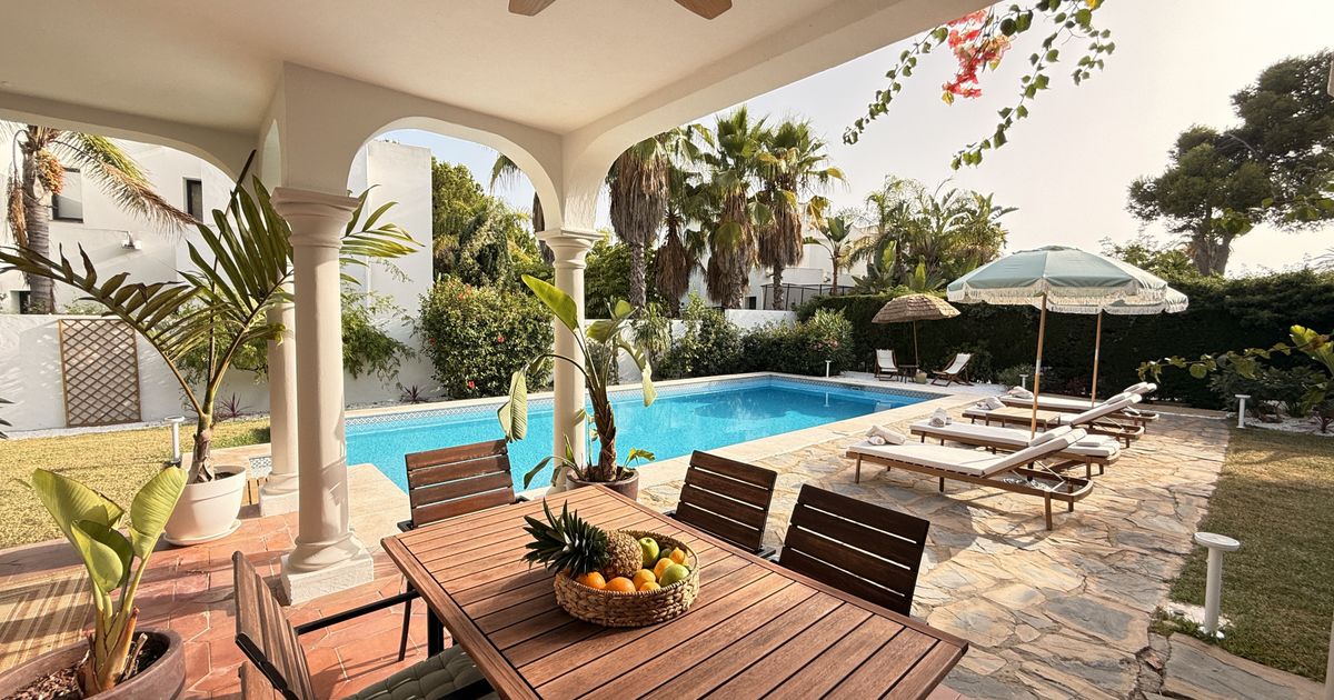 Villa in Estepona, El Paraiso Playa, Estepona, 1/12