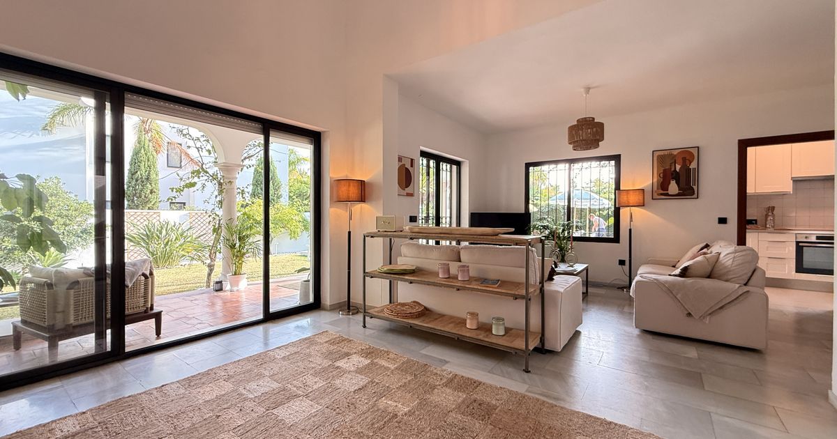 Villa in Estepona, El Paraiso Playa, Estepona, 6/12
