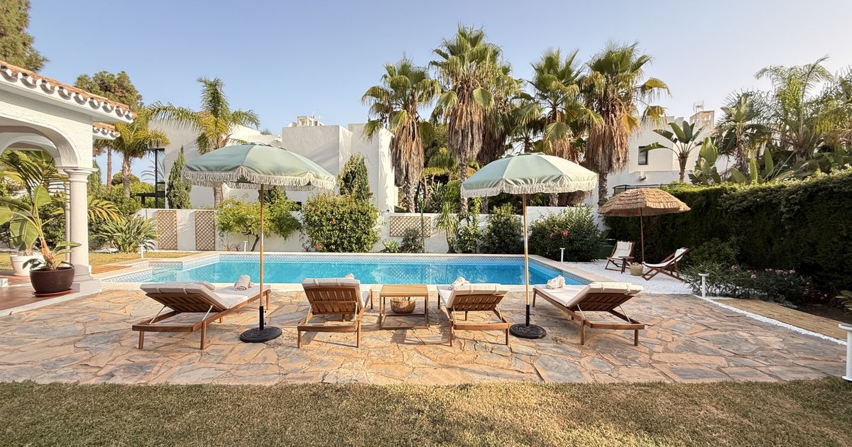 Villa in Estepona, El Paraiso Playa, Estepona, 9/12