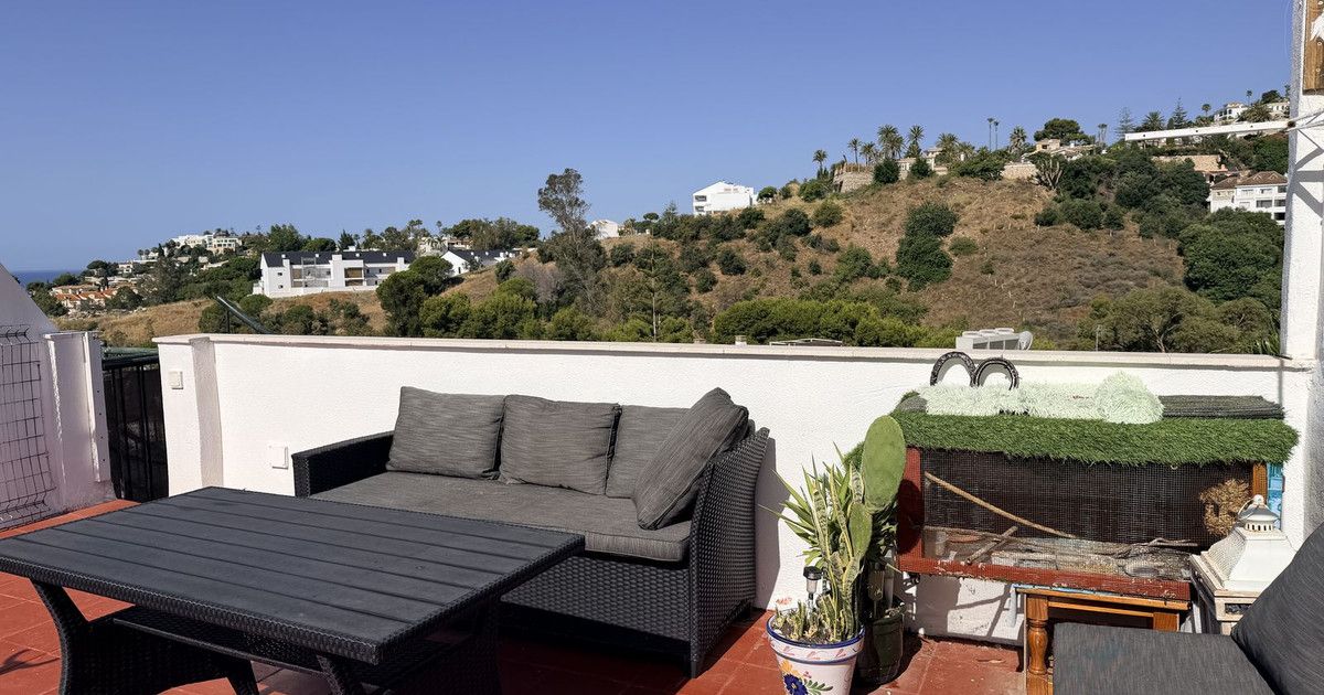 Middle Floor Apartment in Benalmadena, Benalmadena, 2/12