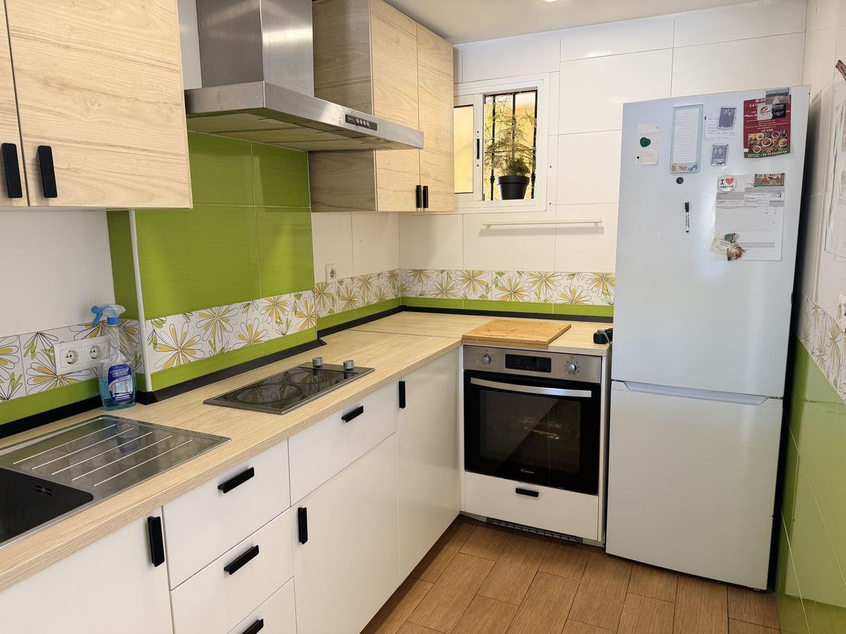 Middle Floor Apartment in Benalmadena, Benalmadena, 6/12