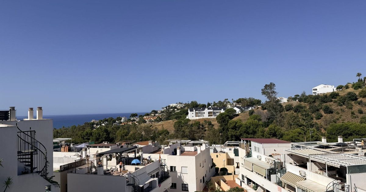 Middle Floor Apartment in Benalmadena, Benalmadena, 8/12