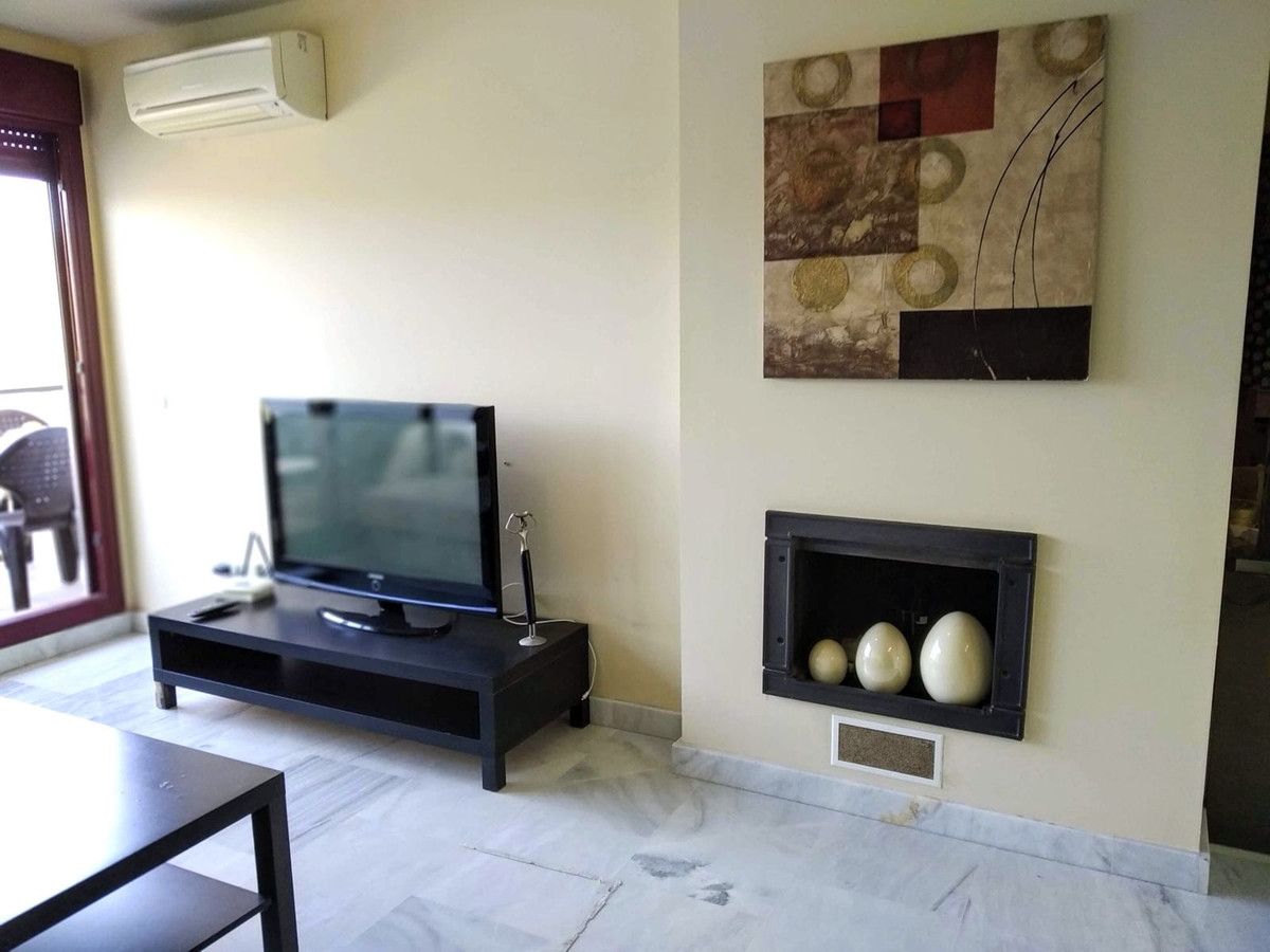 Middle Floor Apartment in Benahavís, Benahavís, 1/12