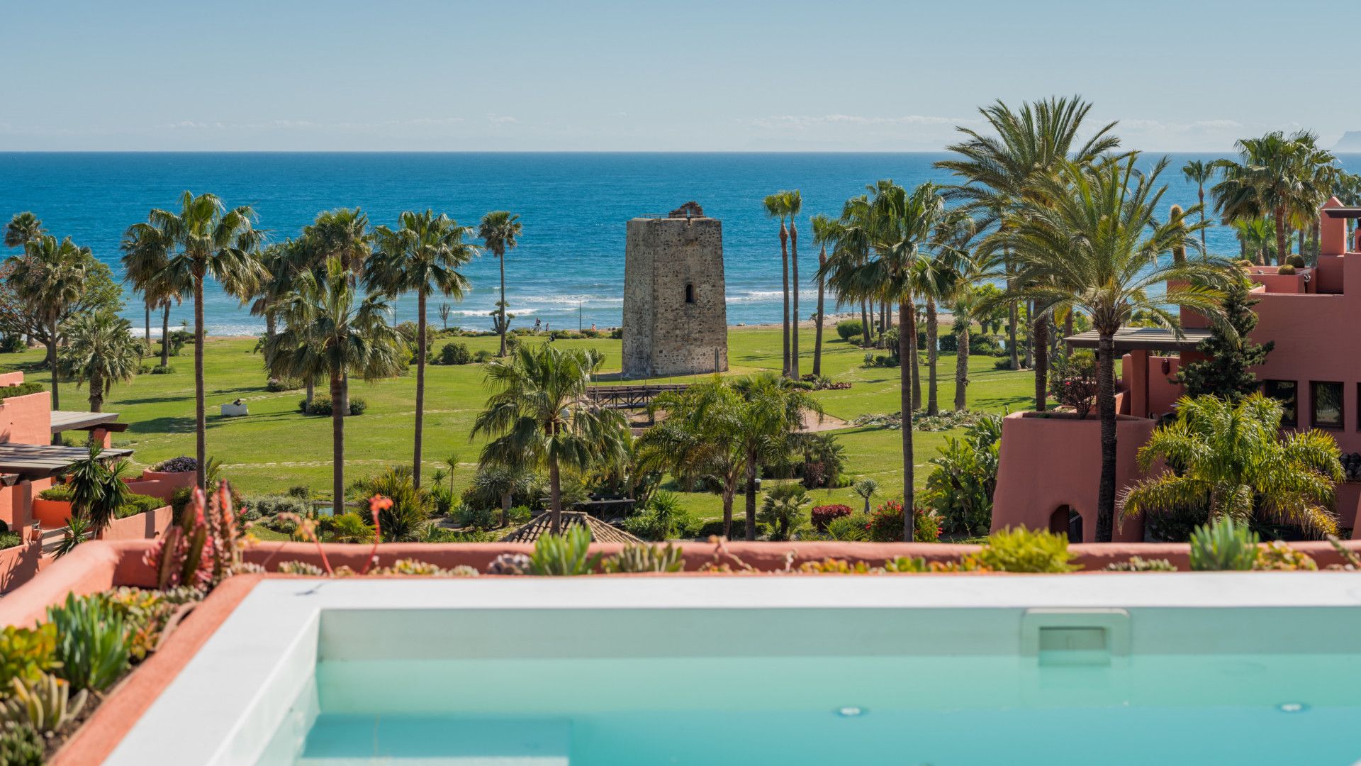 Duplex Penthouse in Estepona, Torre Bermeja, Estepona, 12/12