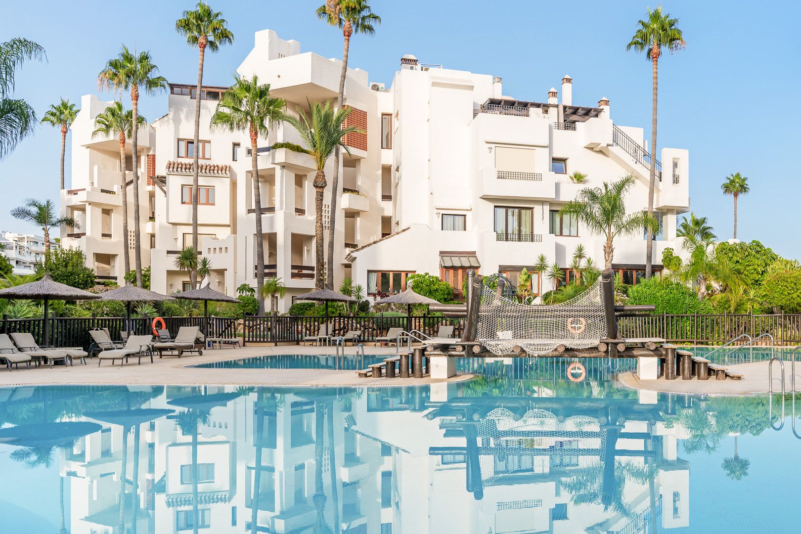 Apartment in Estepona, Bahía del Velerín, Estepona, 1/12