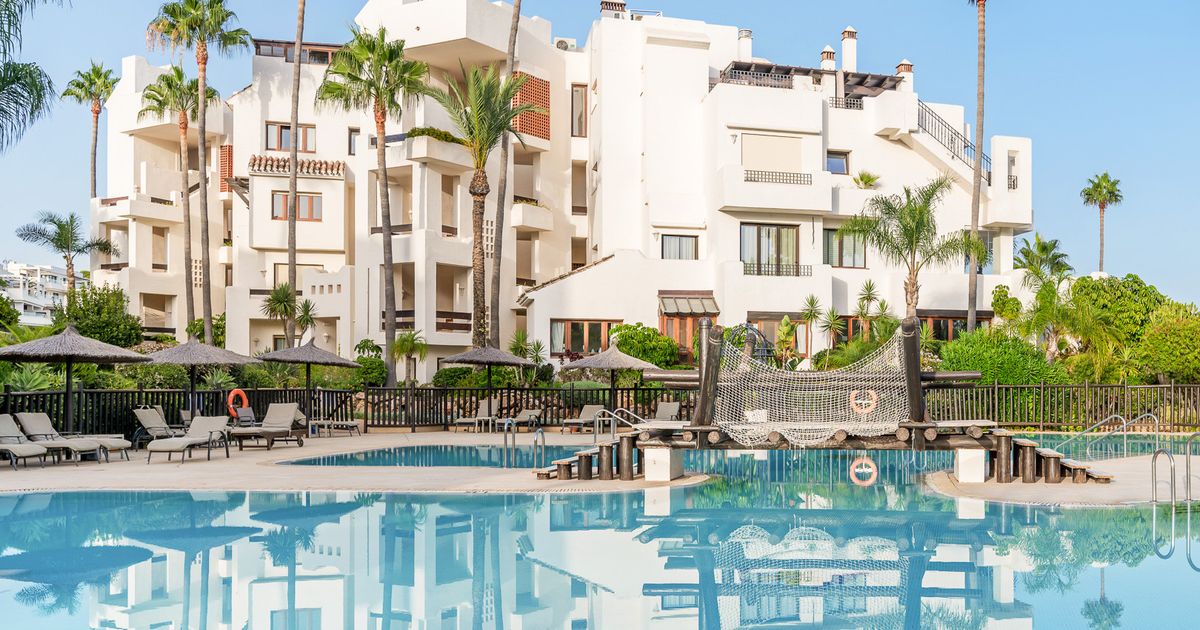 Apartment in Estepona, Bahía del Velerín, Estepona, 1/12