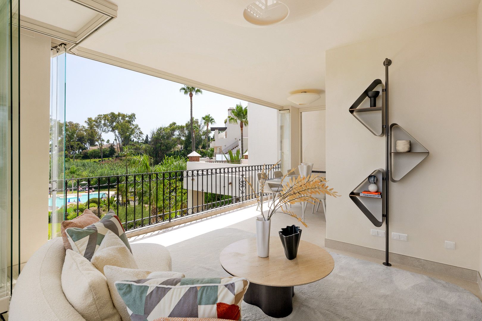 Apartment in Estepona, Bahía del Velerín, Estepona, 5/12