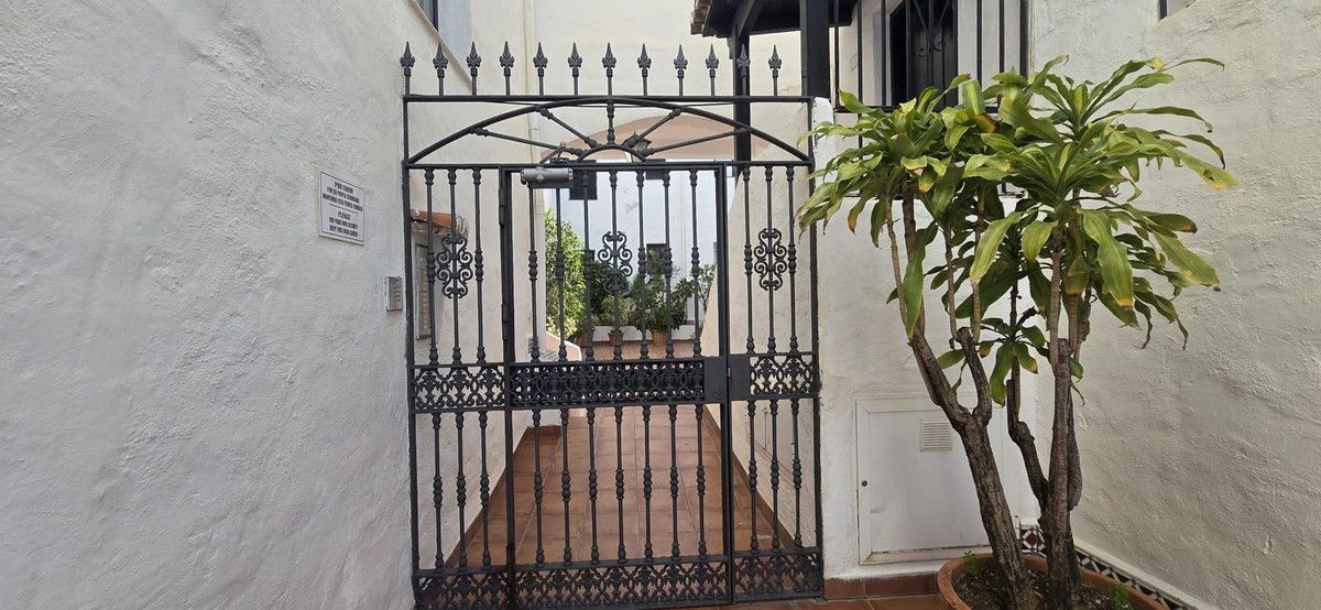 Apartamento de planta media en Puerto Banús, Puerto Banús, 12/12