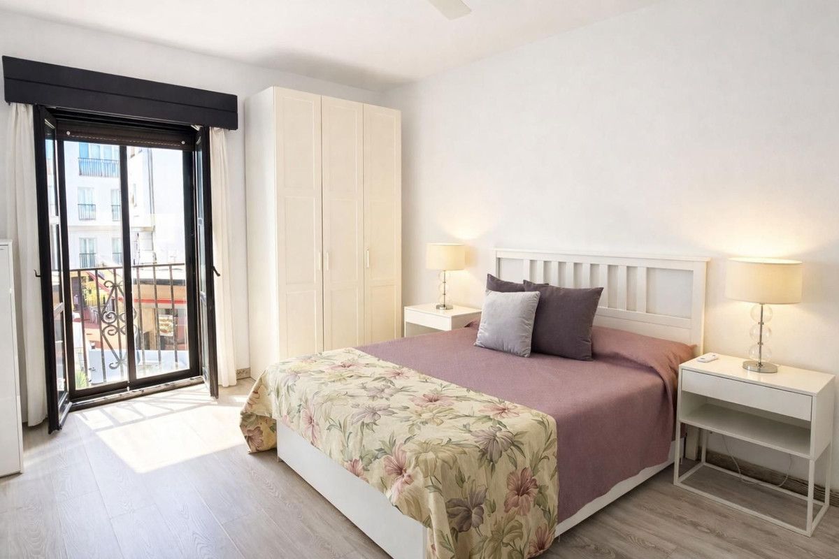 Apartamento de planta media en Puerto Banús, Puerto Banús, 3/12