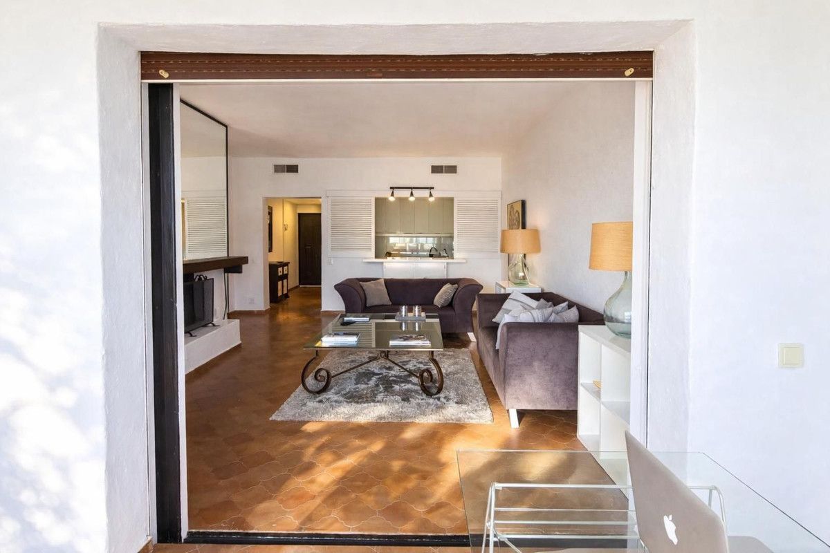 Apartamento de planta media en Puerto Banús, Puerto Banús, 5/12