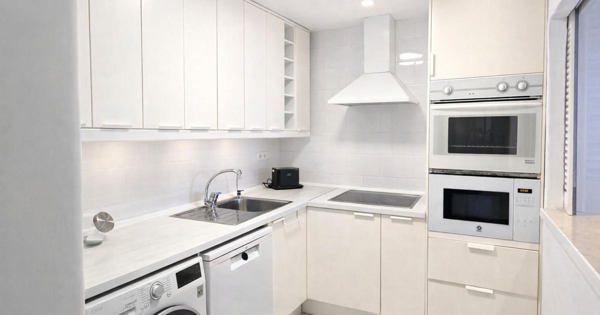Apartamento de planta media en Puerto Banús, Puerto Banús, 6/12