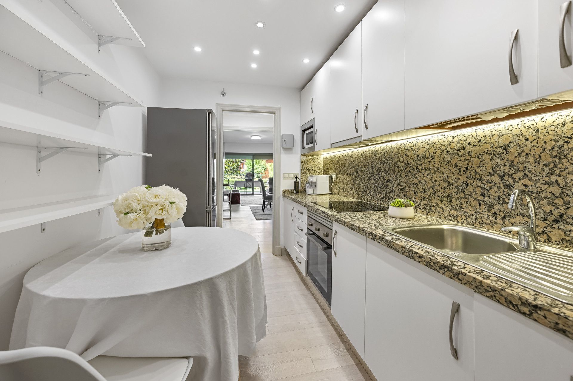 Ground Floor Apartment in Estepona, Benatalaya, Estepona, 12/12