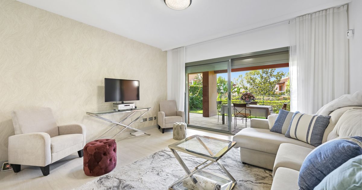 Ground Floor Apartment in Estepona, Benatalaya, Estepona, 6/12