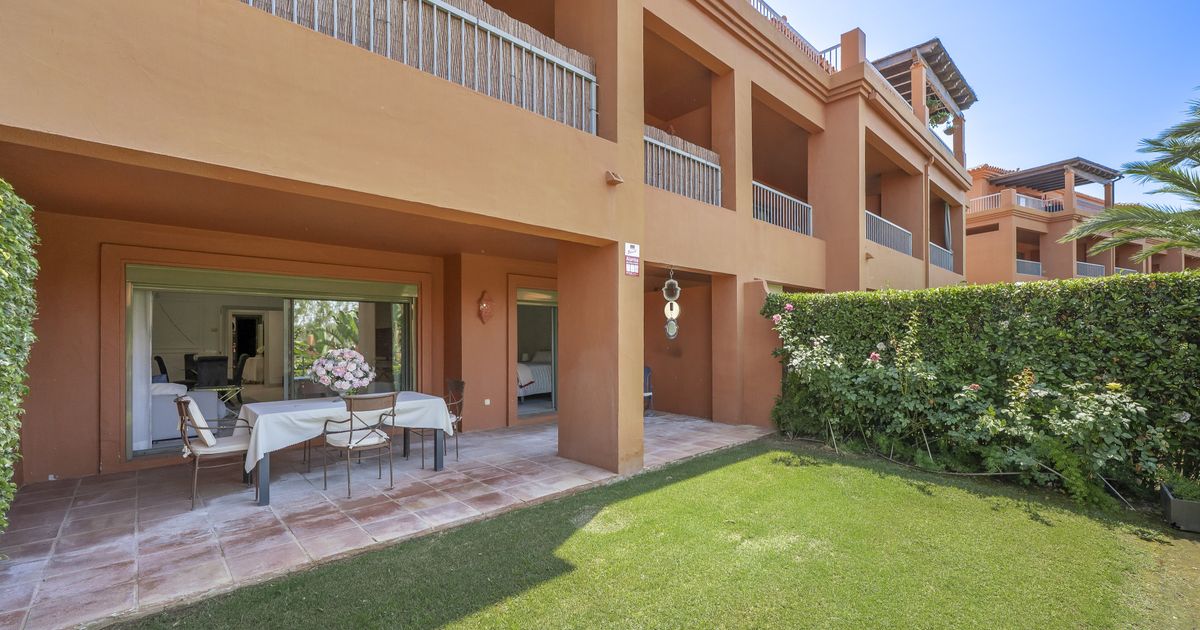 Ground Floor Apartment in Estepona, Benatalaya, Estepona, 8/12