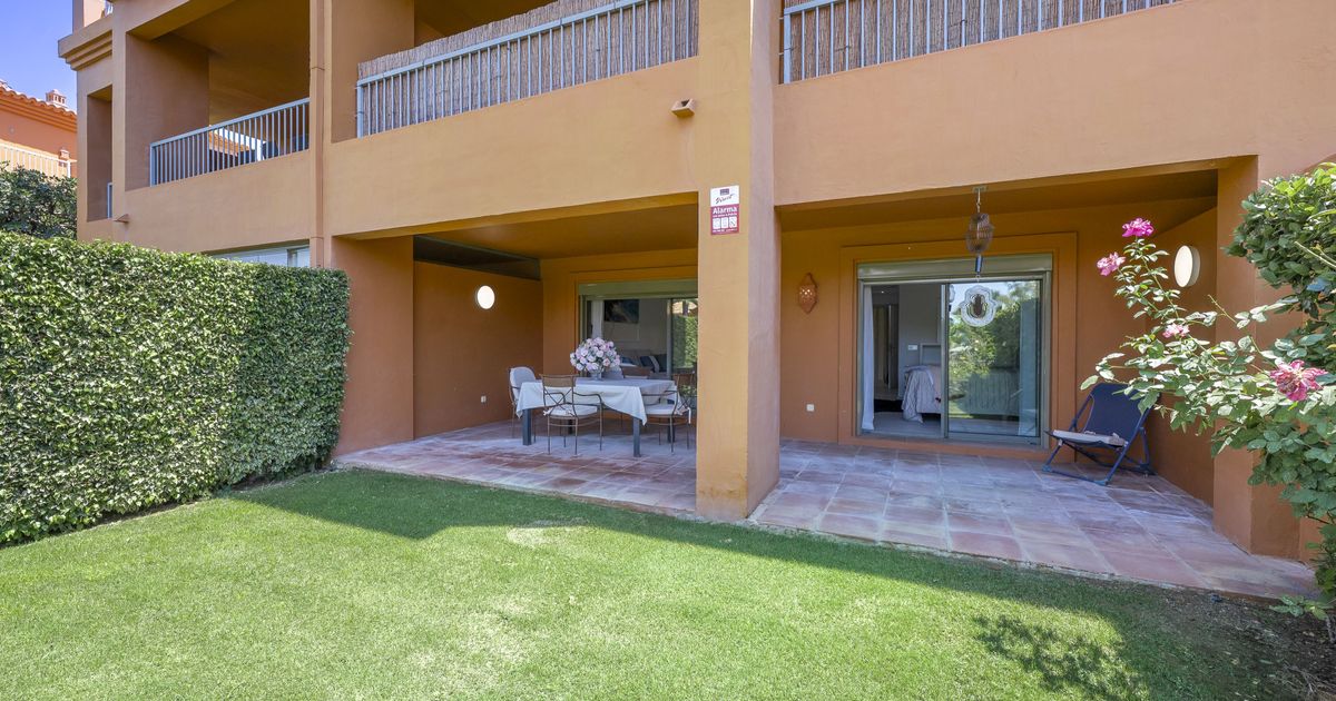Ground Floor Apartment in Estepona, Benatalaya, Estepona, 9/12