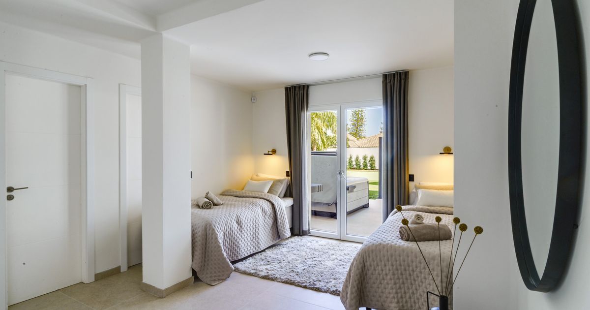 Villa in Nueva Andalucia, Nueva Andalucia, 12/12
