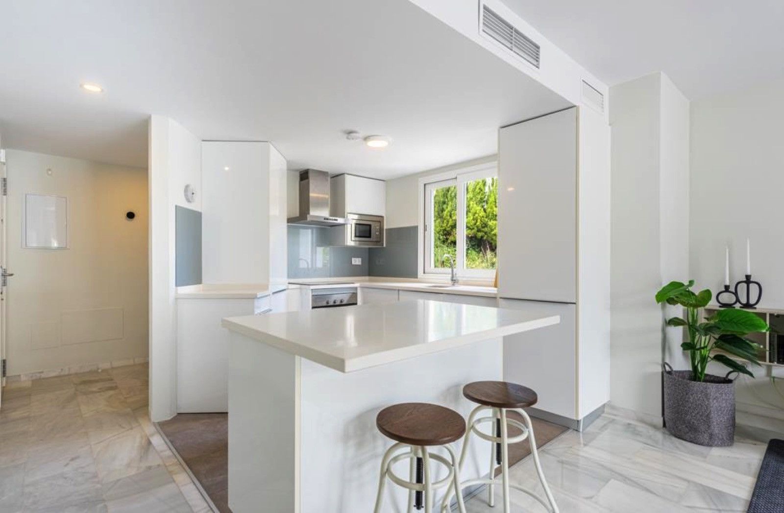 Duplex Penthouse in Nueva Andalucia, Nueva Andalucia, 5/12