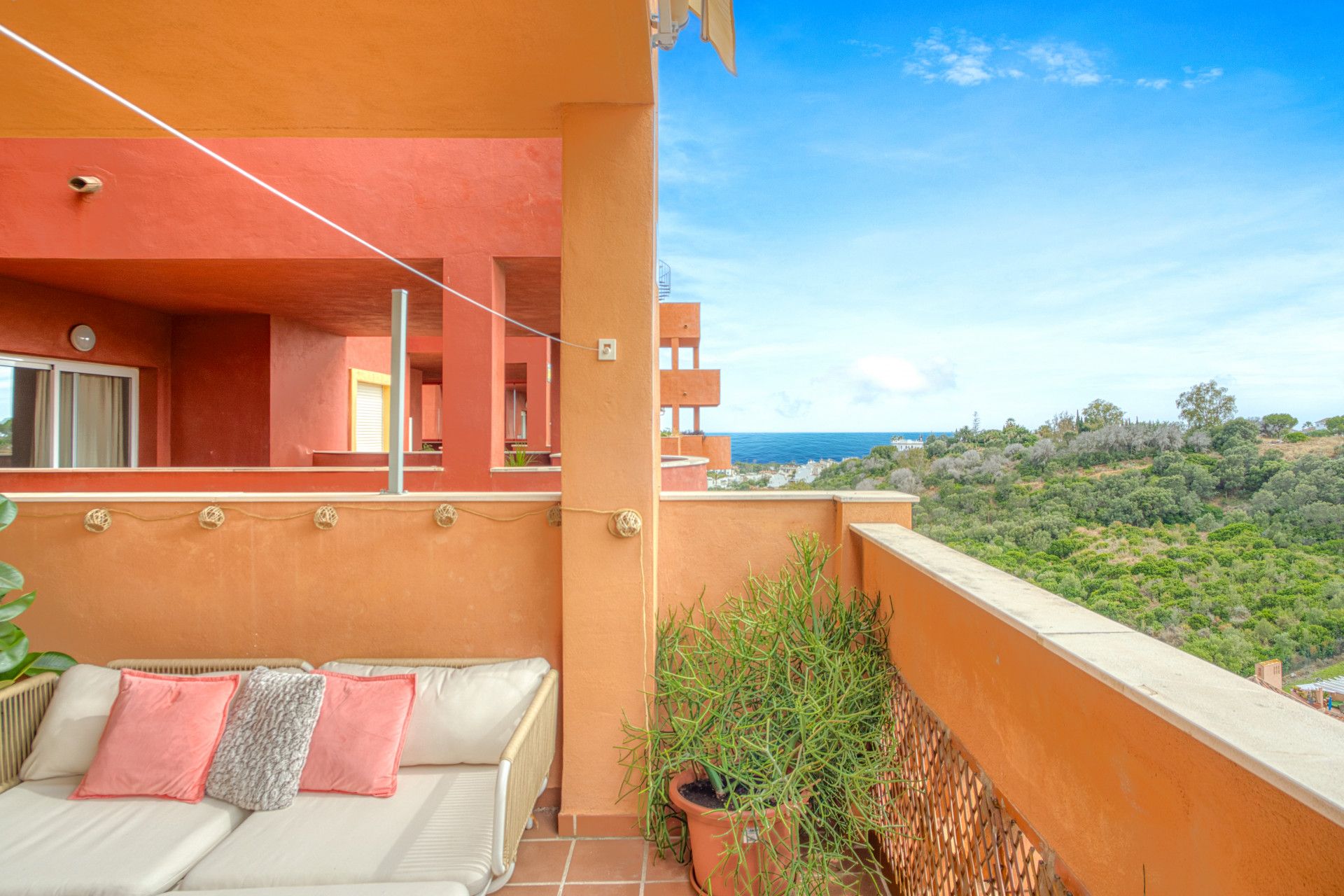 Apartment in Marbella East, La Reserva de Marbella, Marbella East, 4/12