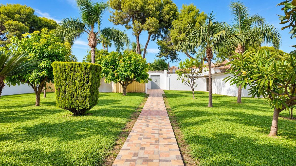 Detached Villa in Benalmadena, Benalmadena, 2/12